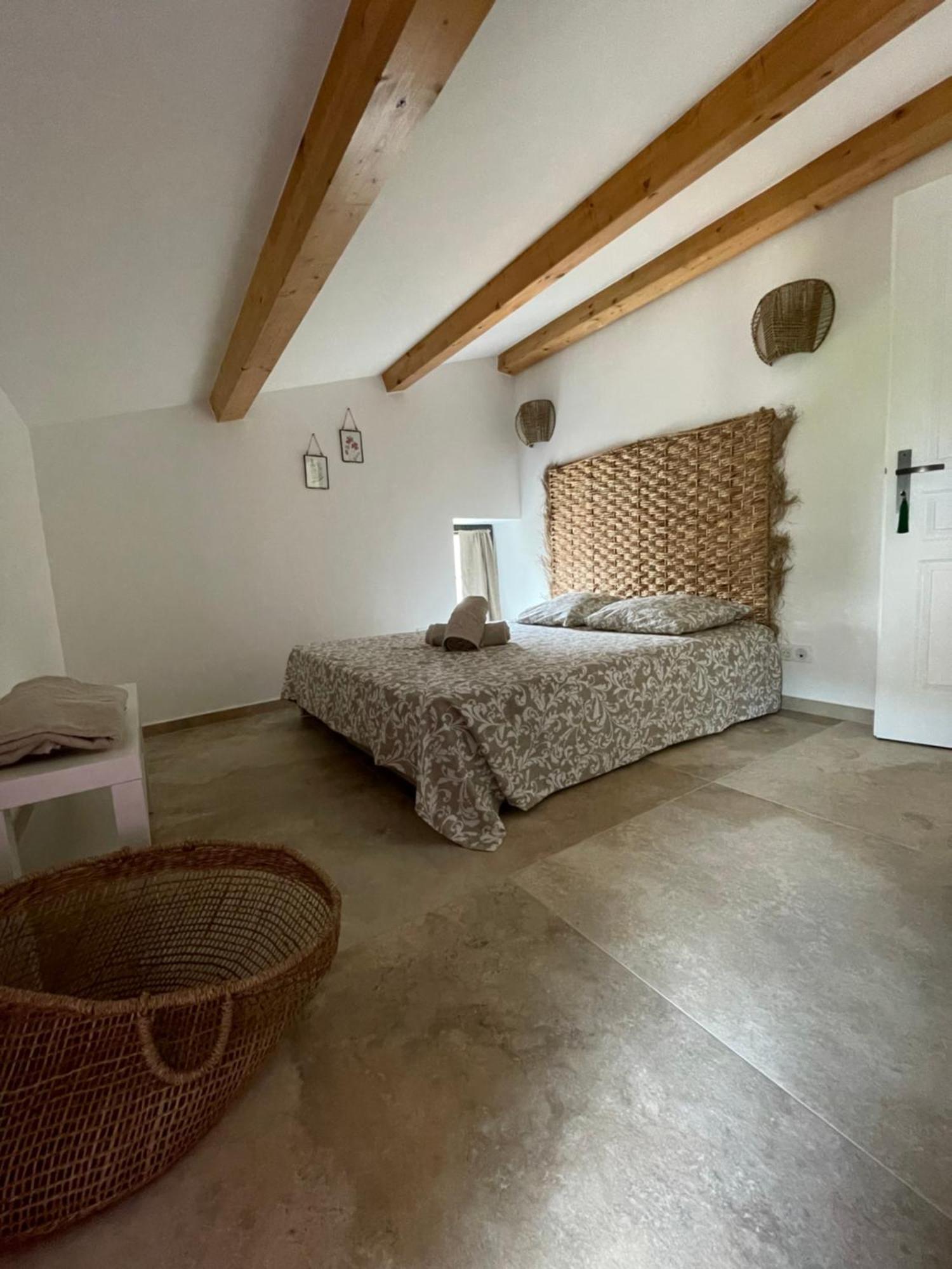 Maisonnette Typique De Village Bastelica
